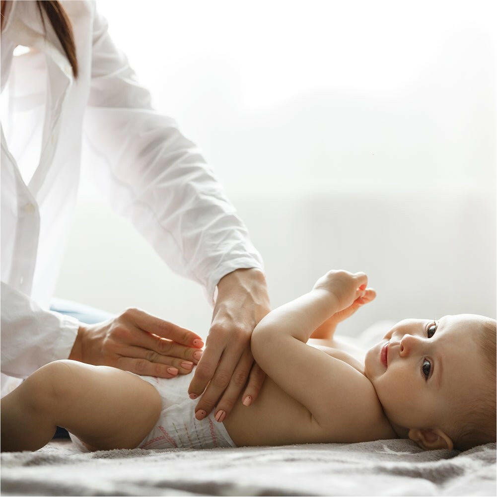 Includes organic shampoo, diaper balm, premium wipes & soft swaddle blanket 🌿